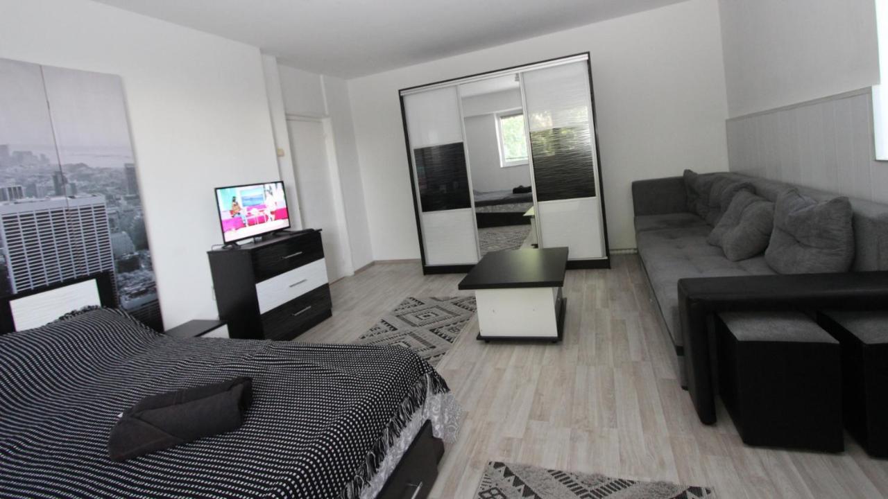 Holidays Host Splaiul Unirii Bucareste Exterior foto