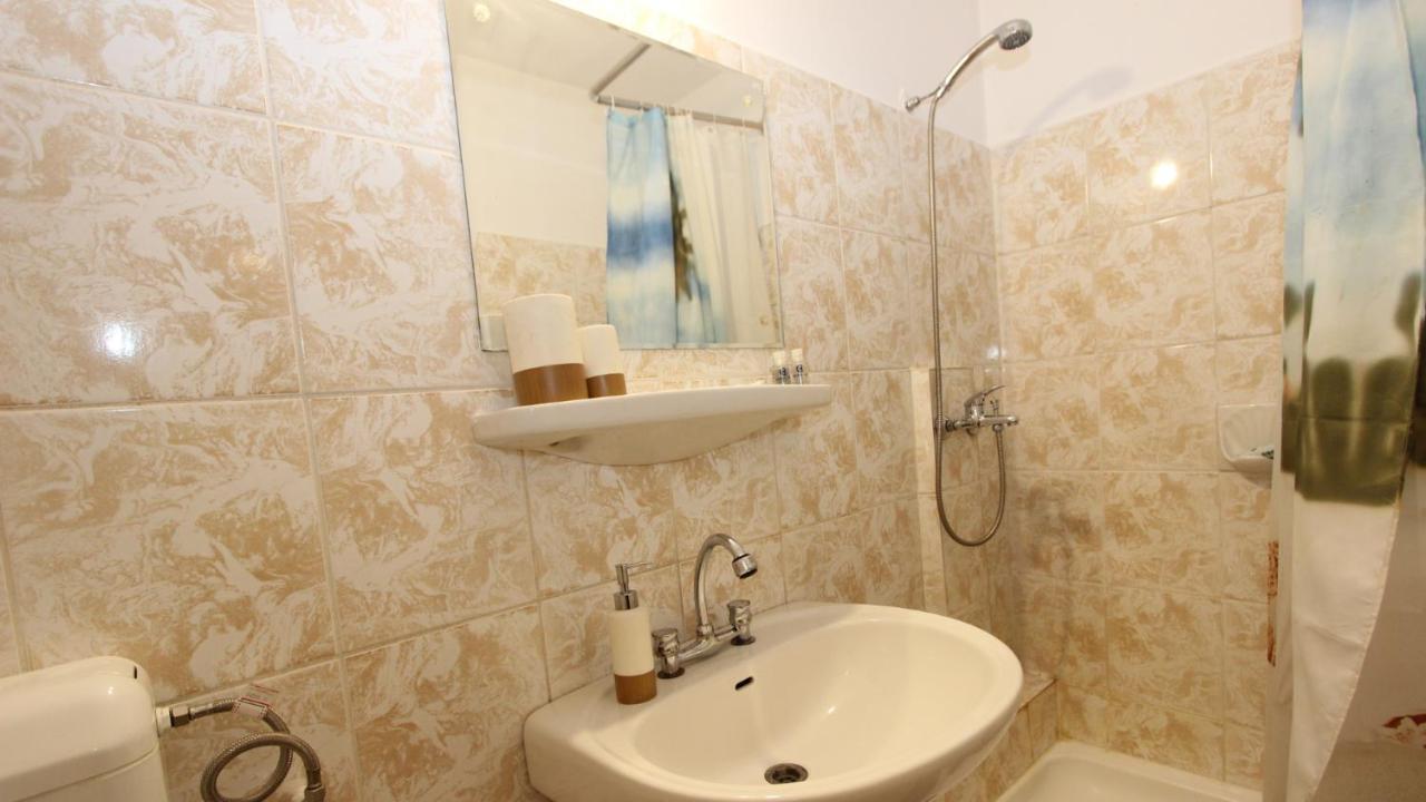 Holidays Host Splaiul Unirii Bucareste Exterior foto